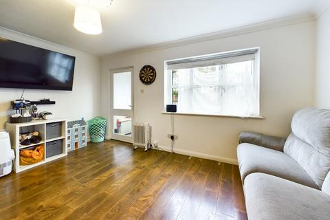 1 bedroom ground floor flat for sale, Chalet Court, Bordon, Hampshire, GU35