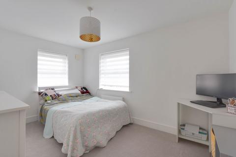 3 bedroom semi-detached house for sale, Yarnbrook Gardens, Trowbridge, BA14