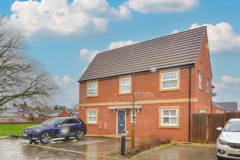 3 bedroom semi-detached house for sale, Yarnbrook Gardens, Trowbridge, BA14