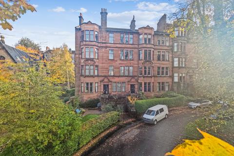 3 bedroom flat for sale - Camphill Avenue, Flat 3/1, Shawlands, Glasgow, G41 3AU