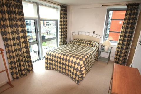 2 bedroom flat to rent, Whitehall Quay, Leeds, West Yorkshire, UK, LS1