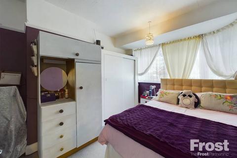 4 Baber Drive, Feltham, TW14 0EX
