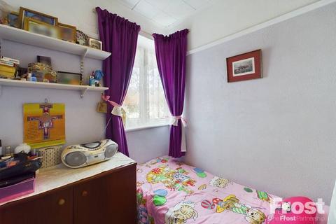 4 Baber Drive, Feltham, TW14 0EX
