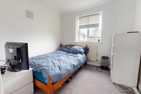 2 bedroom maisonette for sale, Reynolds Close, Carshalton, Surrey, SM5