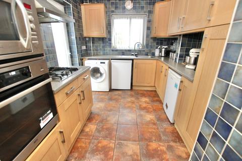 3 bedroom semi-detached house for sale, Whitehall Gardens, Canterbury