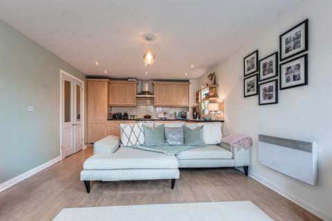 2 bedroom apartment for sale, London Road, Leigh-on-Sea, SS9