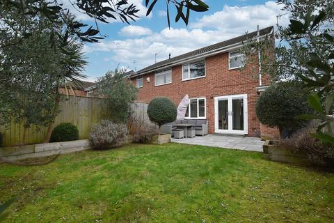 3 bedroom semi-detached house for sale - St. Annes Drive, East Riding of Yorkshire HU16
