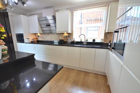 3 bedroom semi-detached house for sale, Ings Road, Hull HU8