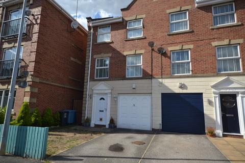3 bedroom townhouse for sale, Lock Keepers Court, Hull HU9