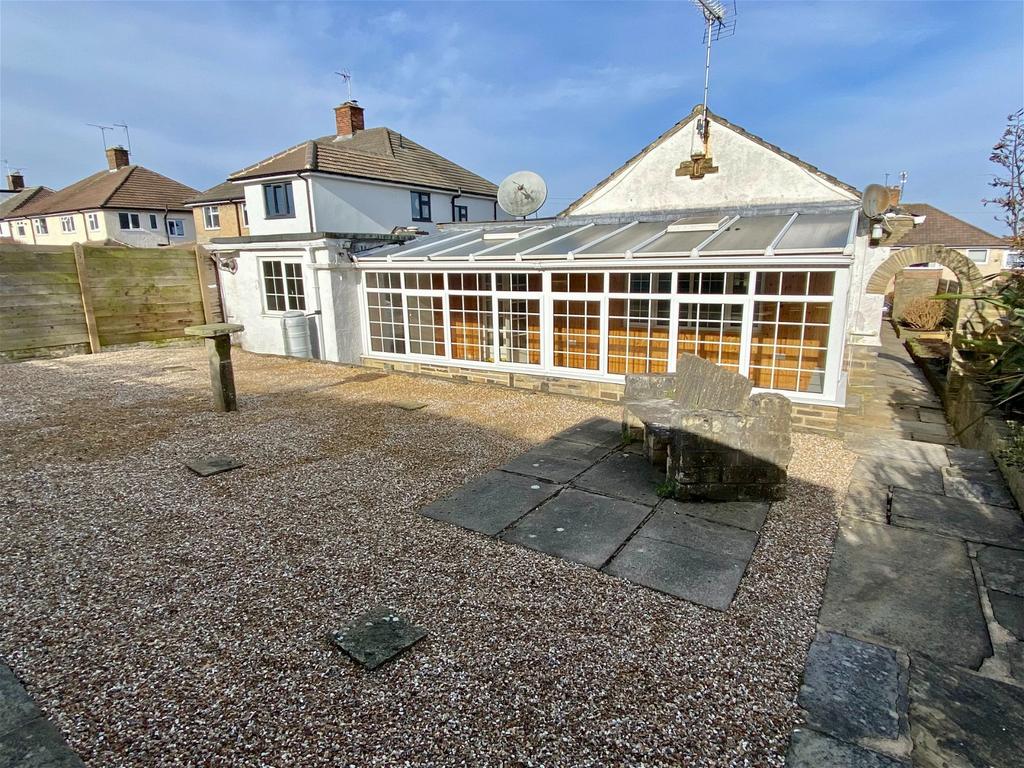 Wetherby, Coxwold View, LS22 3 bed detached bungalow £320,000