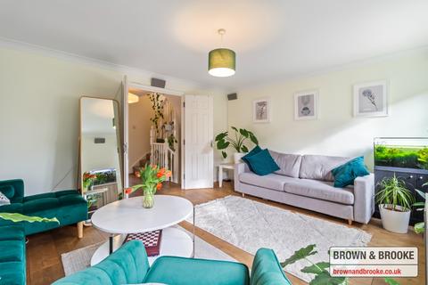 169 Wheat Sheaf Close, London, E14 9UZ