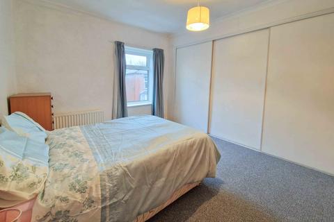 54 Breeze Hill Road, Oldham, OL4 5JF