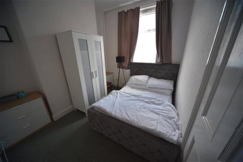 3 bedroom house to rent, Somerset Street, Middlesbrough TS1