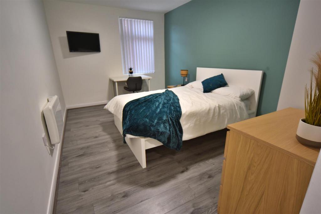 165 AR Room14 05.JPG