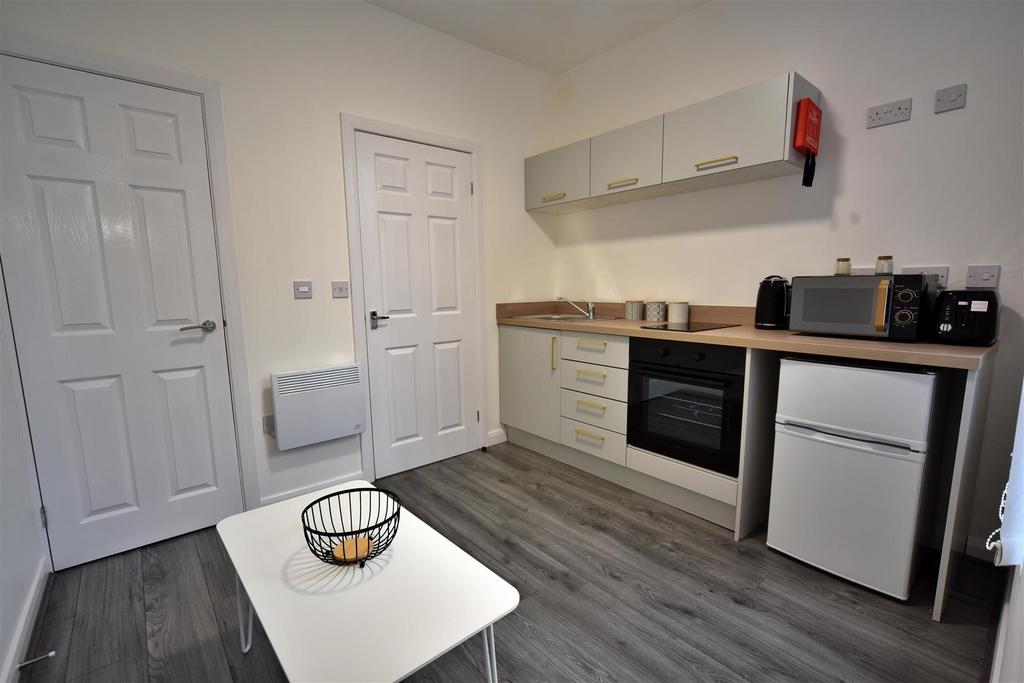 165 AR Room14 01.JPG