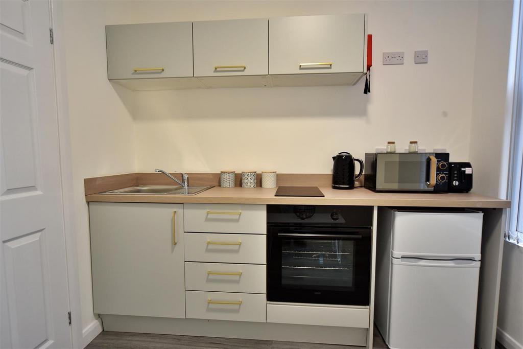 165 AR Room14 02.JPG