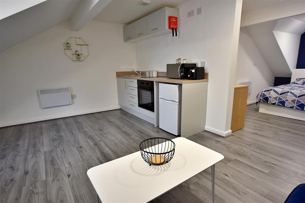 165 AR Room17 04.JPG