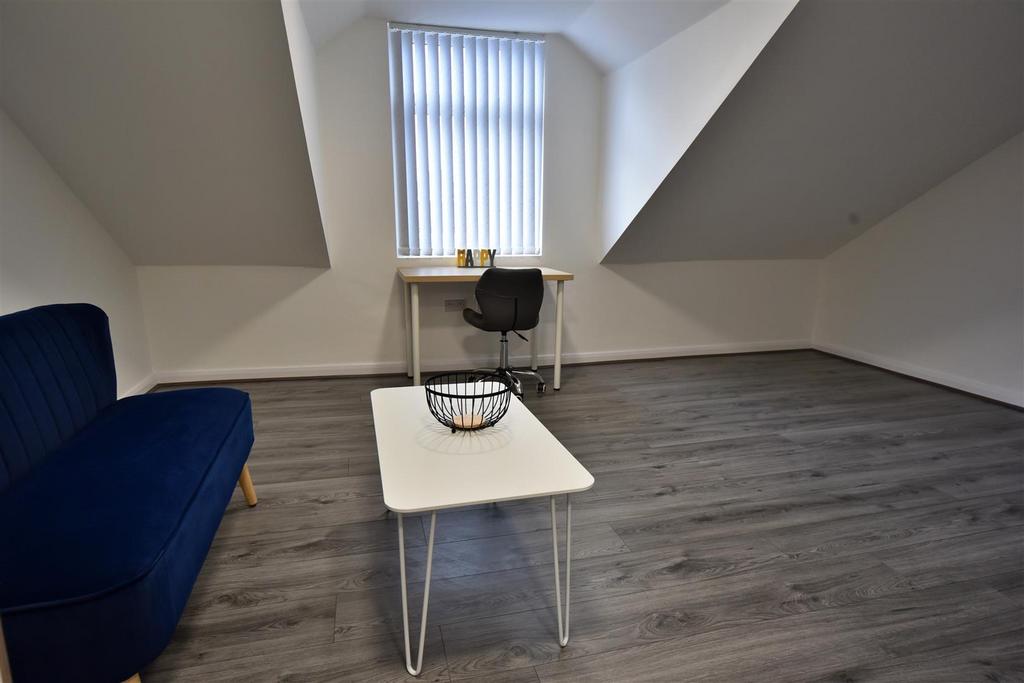 165 AR Room17 05.JPG