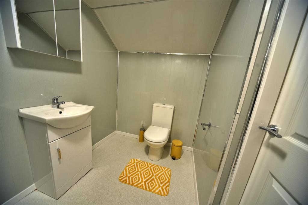 165 AR Room17 08.JPG
