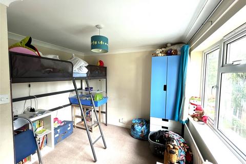 16a Barnes Road, Frimley, Camberley, GU16 8BZ