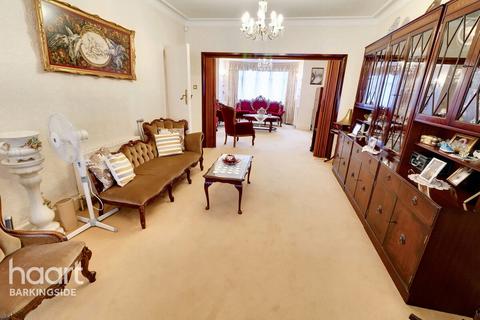 4 bedroom semi-detached house for sale, Longwood Gardens, Clayhall