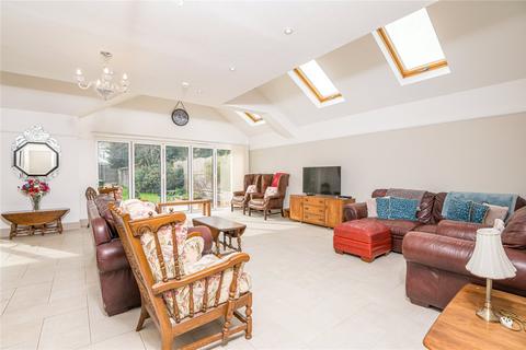 28 Burges Road, Thorpe Bay, Southend-on-sea, SS1 3AY