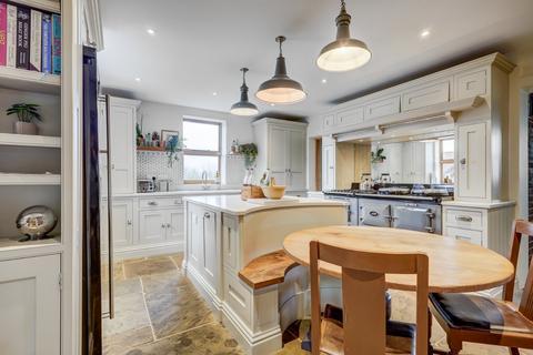 5 bedroom detached house for sale - Pages Lane, Romford, Essex