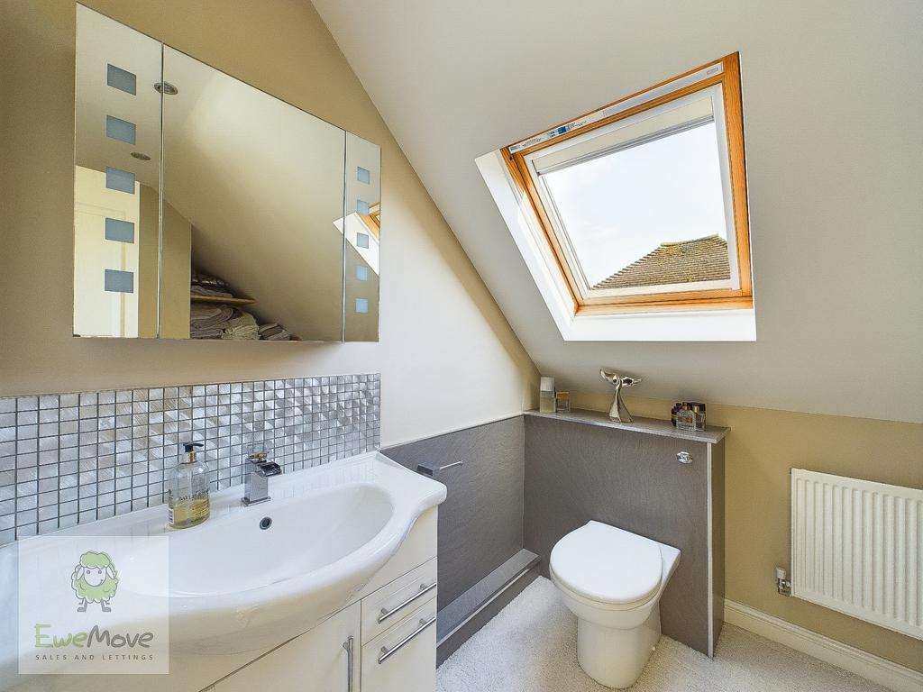 Ensuite Cloakroom