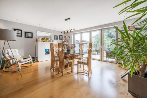 4 bedroom detached house for sale - Plaistow Lane, Bromley