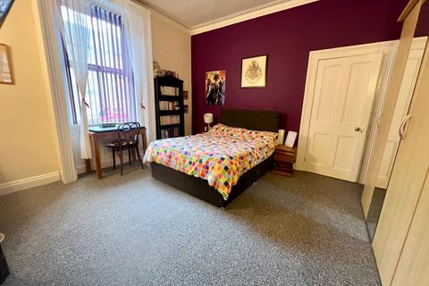 2 bedroom ground floor flat for sale - North King Street, North Shields, Tyne and Wear, NE30 2HS