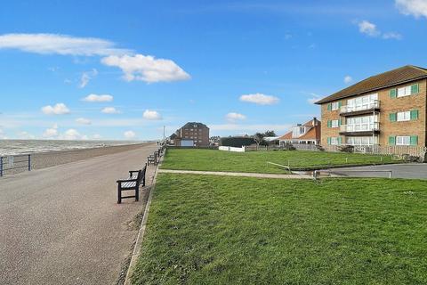 3 bedroom flat for sale, South Road, Hythe, Kent. CT21