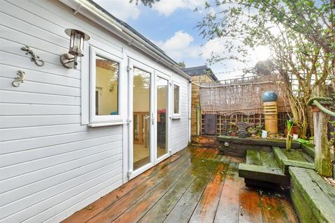 43 Forelands Square, Walmer, Deal, CT14 9DT