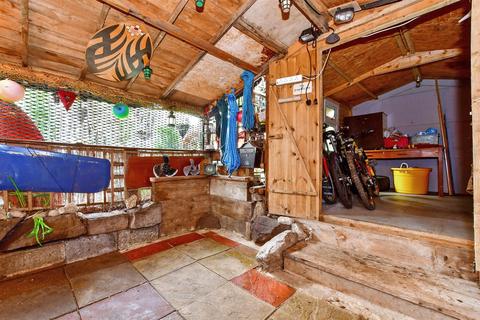 43 Forelands Square, Walmer, Deal, CT14 9DT