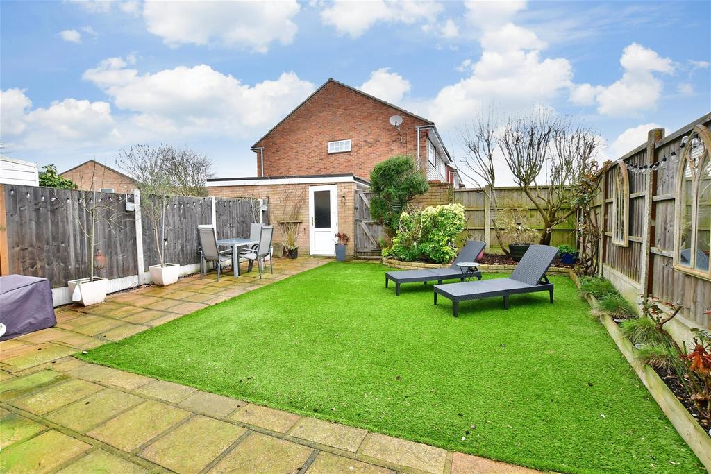 Woodrush Way, Chadwell Heath, Essex 4 bed semidetached house for sale £475,000