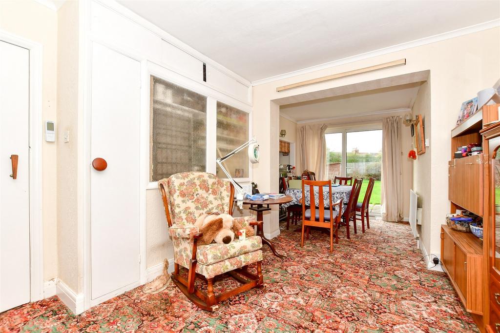 Foreland Avenue, Folkestone, Kent 3 bed semidetached house for sale