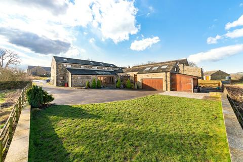 5 bedroom barn conversion for sale - The Barn, Low Farm, Wakefield