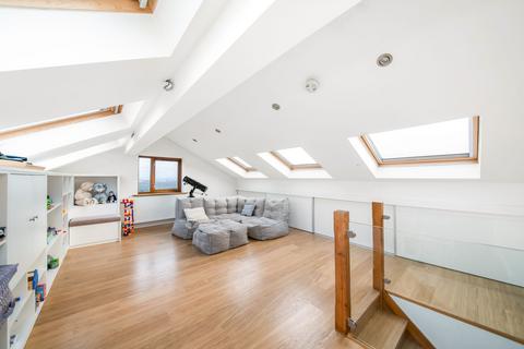 5 bedroom barn conversion for sale - The Barn, Low Farm, Wakefield