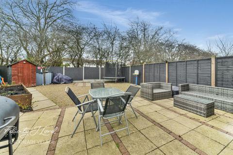 19 Hither Farm Road, London, SE3 9QT