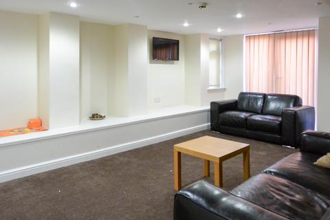6 bedroom terraced house to rent, Headingley Mount, Leeds LS6