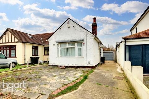 2 bedroom bungalow for sale - Dunspring Lane, Clayhall