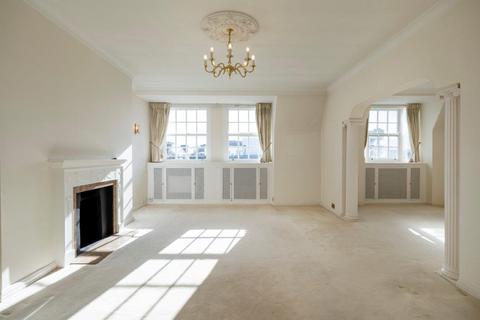 5 bedroom apartment for sale, Avenue Road, St John's Wood, London, NW8