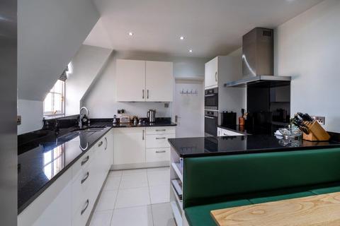 5 bedroom apartment for sale, Avenue Road, St John's Wood, London, NW8