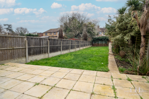 4 bedroom terraced house for sale, Strathmore Gardens, Hornchurch