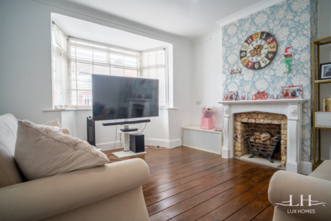 4 bedroom terraced house for sale, Strathmore Gardens, Hornchurch