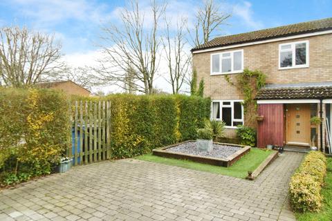 1 Heathview, Hook, RG27 9JW