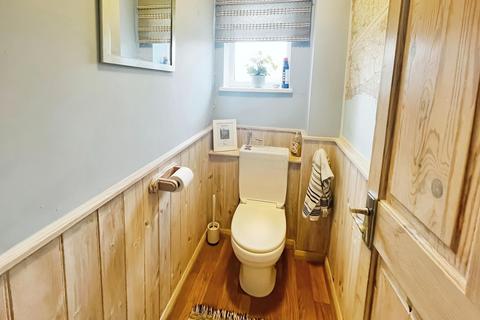 1 Heathview, Hook, RG27 9JW