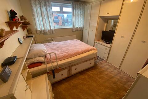 2 bedroom terraced house for sale - Huntingdon Avenue, Chadderton
