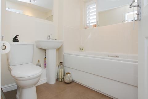 38 Blinker Way, Andover, SP11 6TE