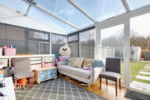 22 Badgers Close, Stevenage, SG1 1UH