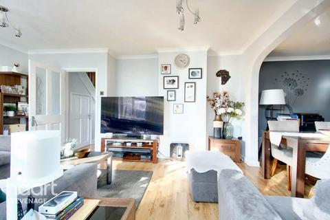 22 Badgers Close, Stevenage, SG1 1UH